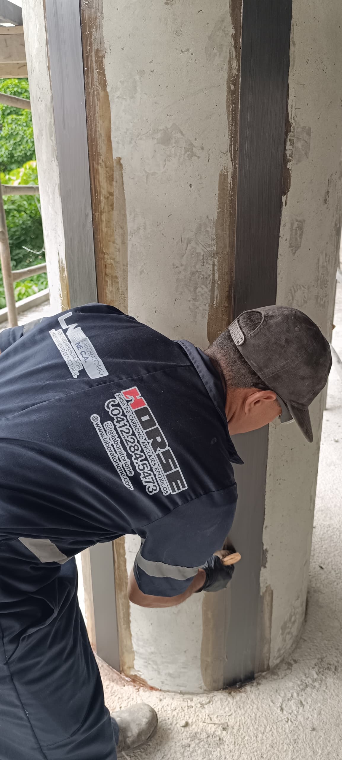 CFRP plates on concrete column